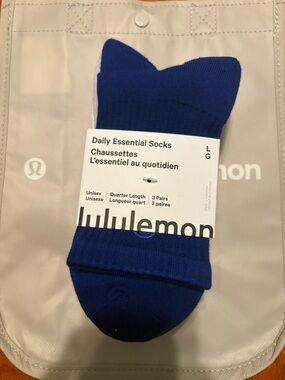 NWT lululemon Daily Essential Quarter Socks - ( 3 Pack) large